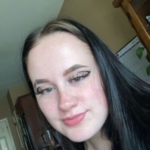 Meet your Posher, Adriana